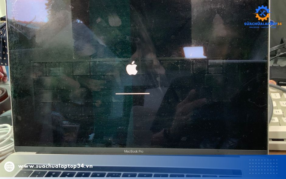 Sửa Macbook bị treo táo