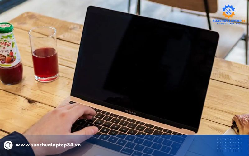 Sửa Macbook không lên màn hình